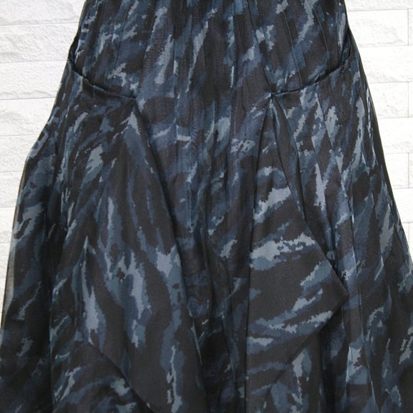 BCBGMAXAZRIA Dress Abstract Silk Prom Homecoming Cocktail Party Blue Grey  6 - Picture 3 of 13